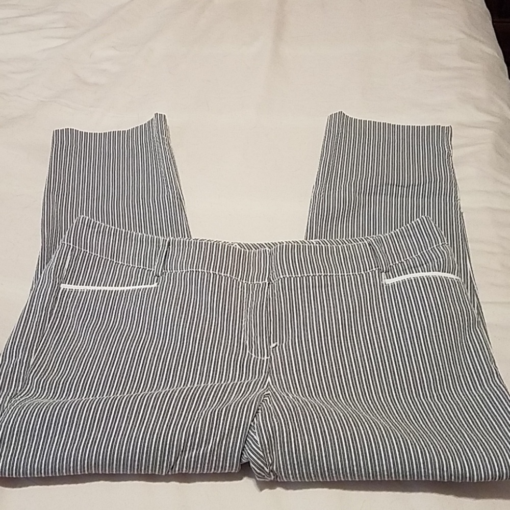 New York & Co Grey and white cropped pants